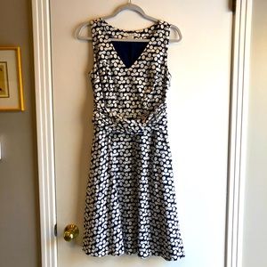 Boden dress Lois linen/cotton fit and flair size 4R navy with white floral print